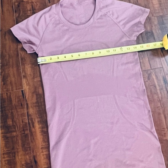 LULULEMON Swiftly Tech Top - Picture 6 of 7